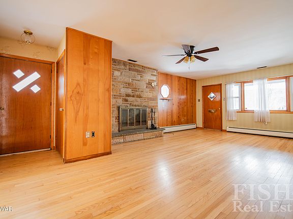 4th image of 377 Beech Creek Ave