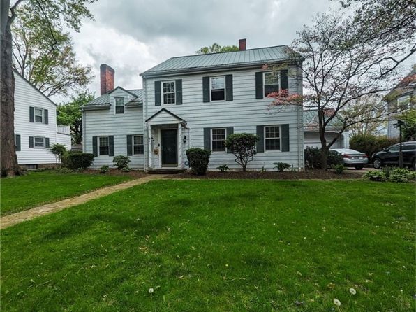 557 Cambridge Rd, Coshocton, OH 43812