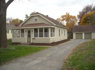 4 N Adams St, North Aurora, IL 60542