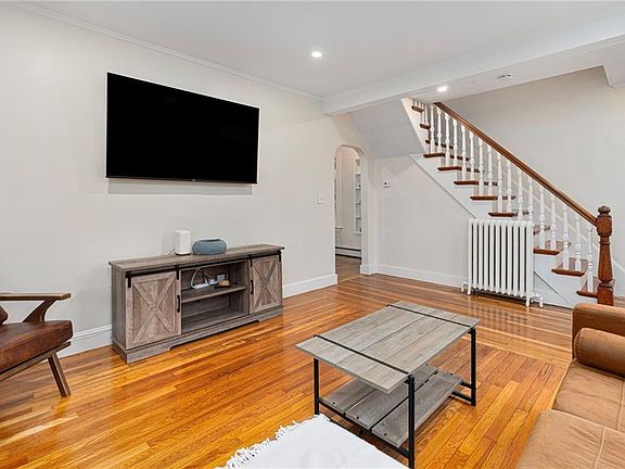 2nd image of 31 Slocum St
