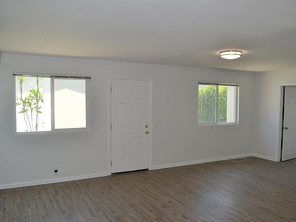 4th image of 5929 Rowland Ave