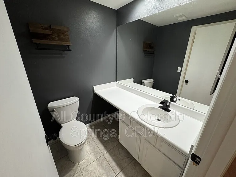 120 W Rockrimmon Blvd #303 — Photo 8
