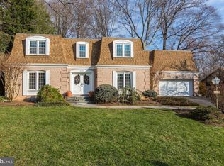 6105 Eastview St, Bethesda, MD 20817