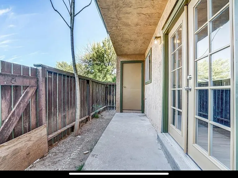 1644 Lomaland Dr #108 — Photo 8