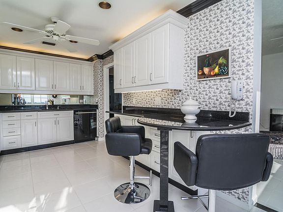 64E8EB01-A0B4-42BD-9AD0-FB256B7EE141