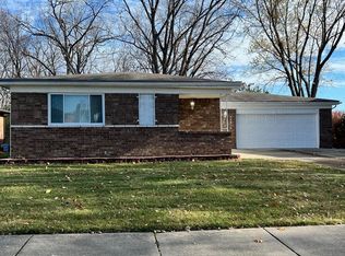 35838 Dunston Dr, Sterling Heights, MI 48310