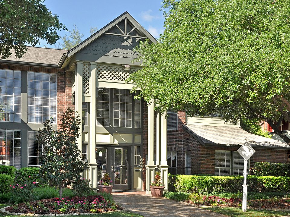 Sage Pointe Apartments Clubhouse Entrance