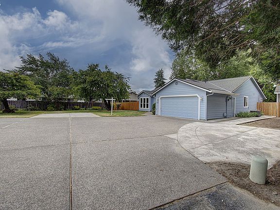 4th image of 10403 NW 15th Ave