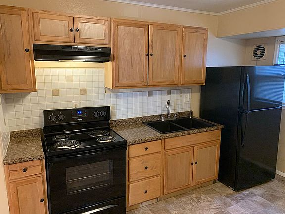 4th image of 10416 Presley Dr