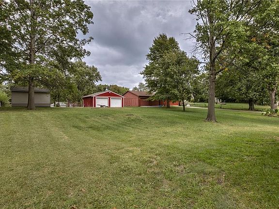 3rd image of 7512 W High Dr