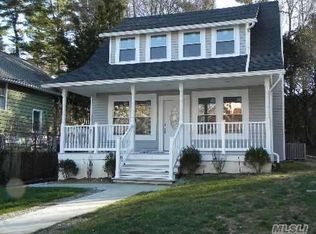 23 Capitol Ct, Oyster Bay, NY 11771