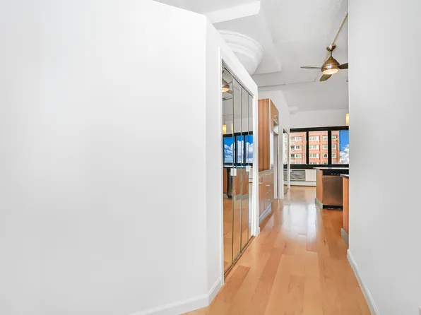 10 Bay Street Landing image 5 of 30