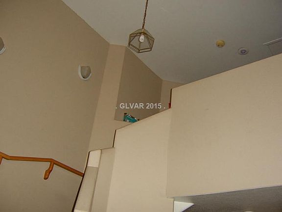 5th image of 7373 Tamarind Ave