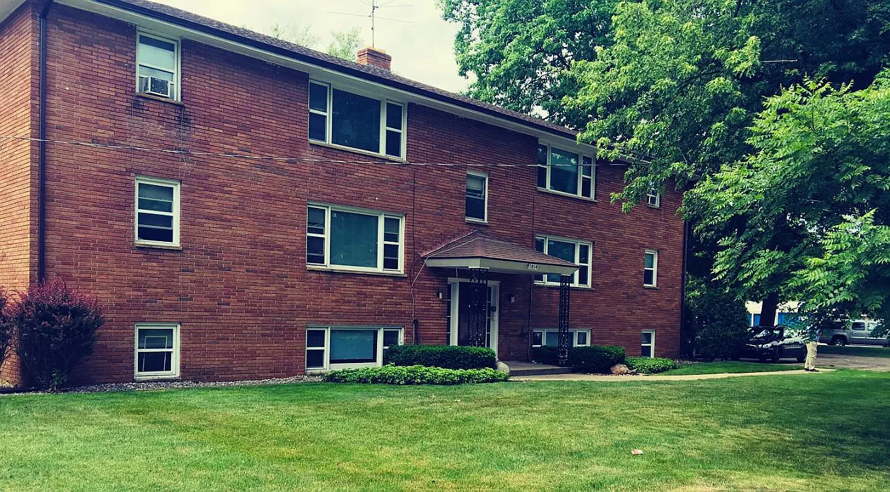 1014 Sheridan Dr — Photo 1