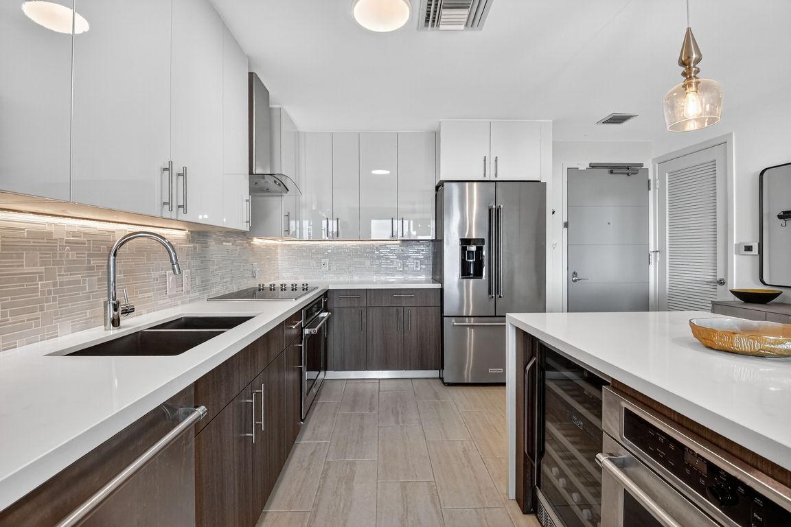 next background image