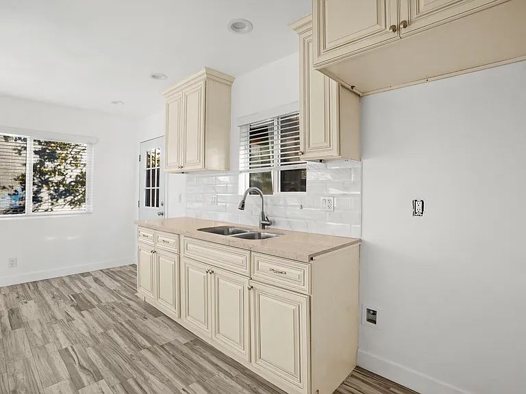 813 S Parton St — Photo 9