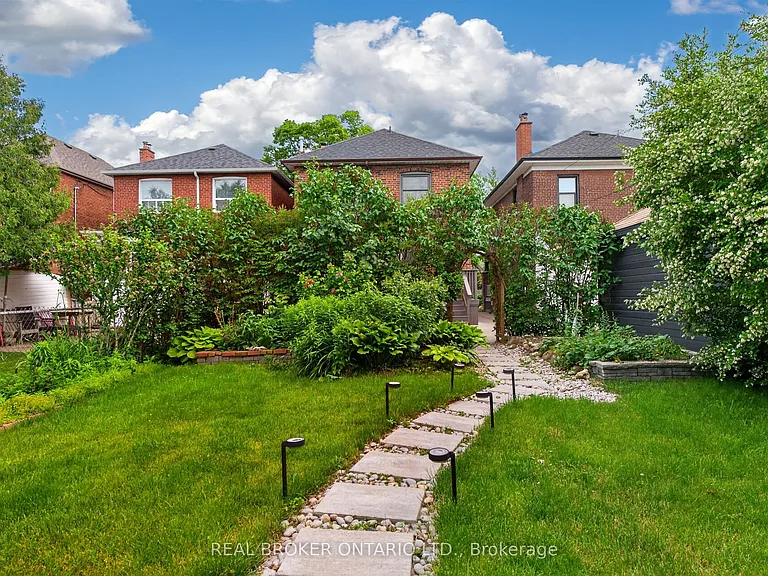 14 Mortimer Ave — Photo 39