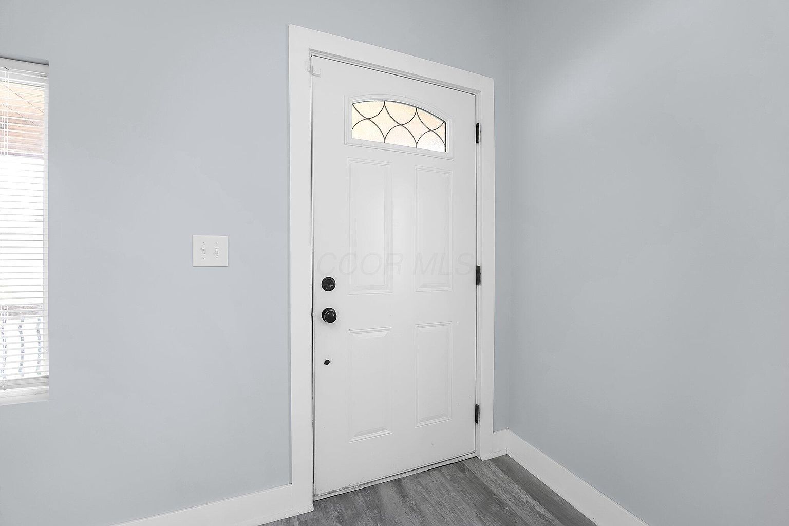 Listing photo 5 for 1157-59 E Atcheson St