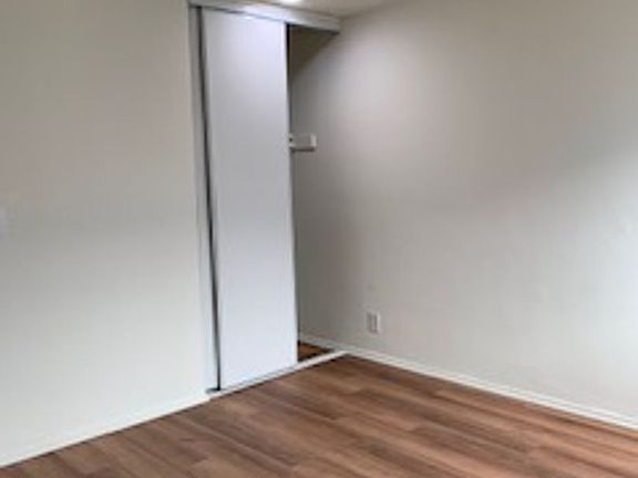 5th image of 7071 Hawthorn Ave APT 4