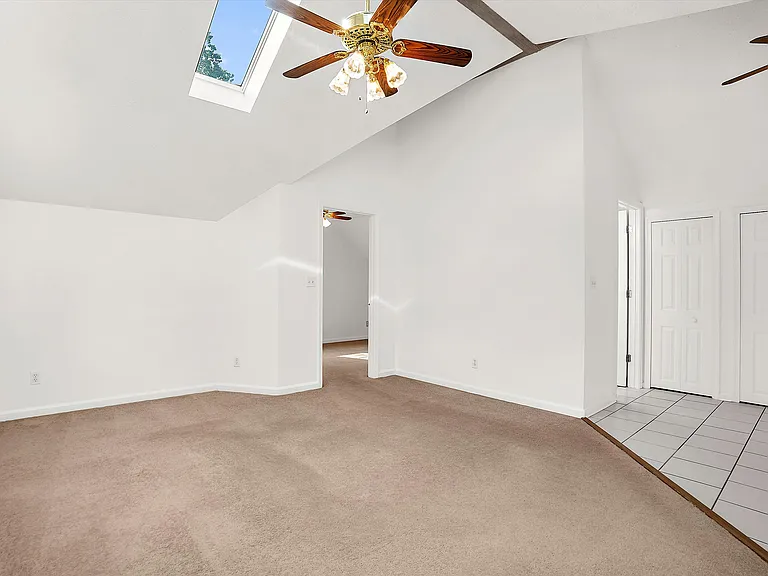 587 A St #R — Photo 18