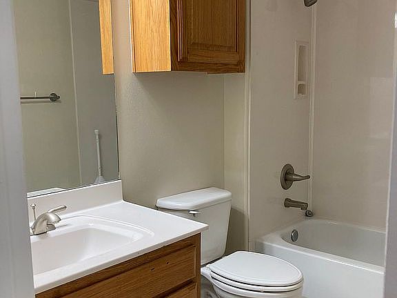 3rd image of 2234 E Gartuck Cir