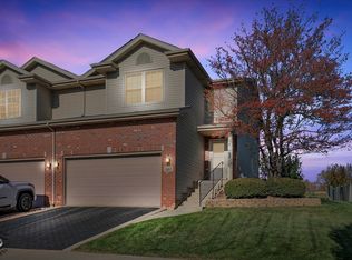 1110 E Treeline Dr, Lockport, IL 60441