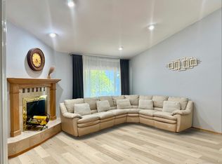 5237 Leghorn Ave, Van Nuys, CA 91401