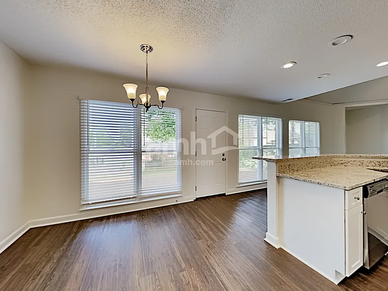 1838 Oak Springs Dr — Photo 4