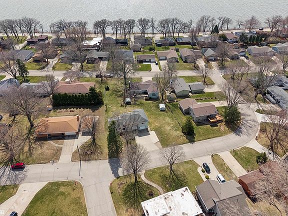 4th image of 201 Fairway Dr