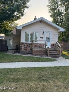 717 3rd Ave NE, East Grand Forks, MN, 56721