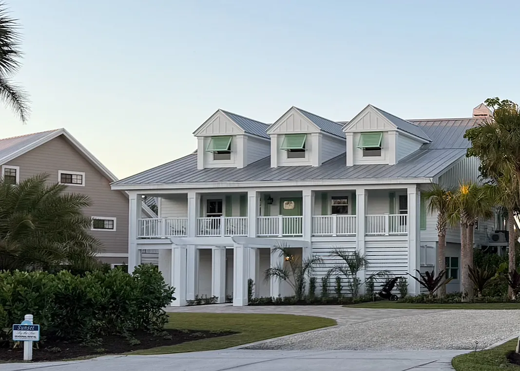 512 Periwinkle Way — Photo 2