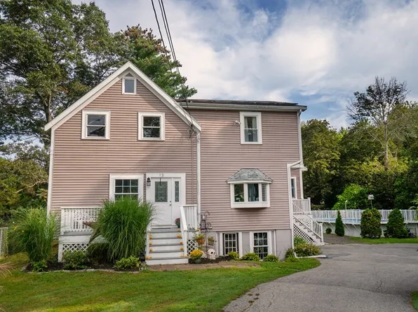 13 Hill St, Amesbury, MA 01913