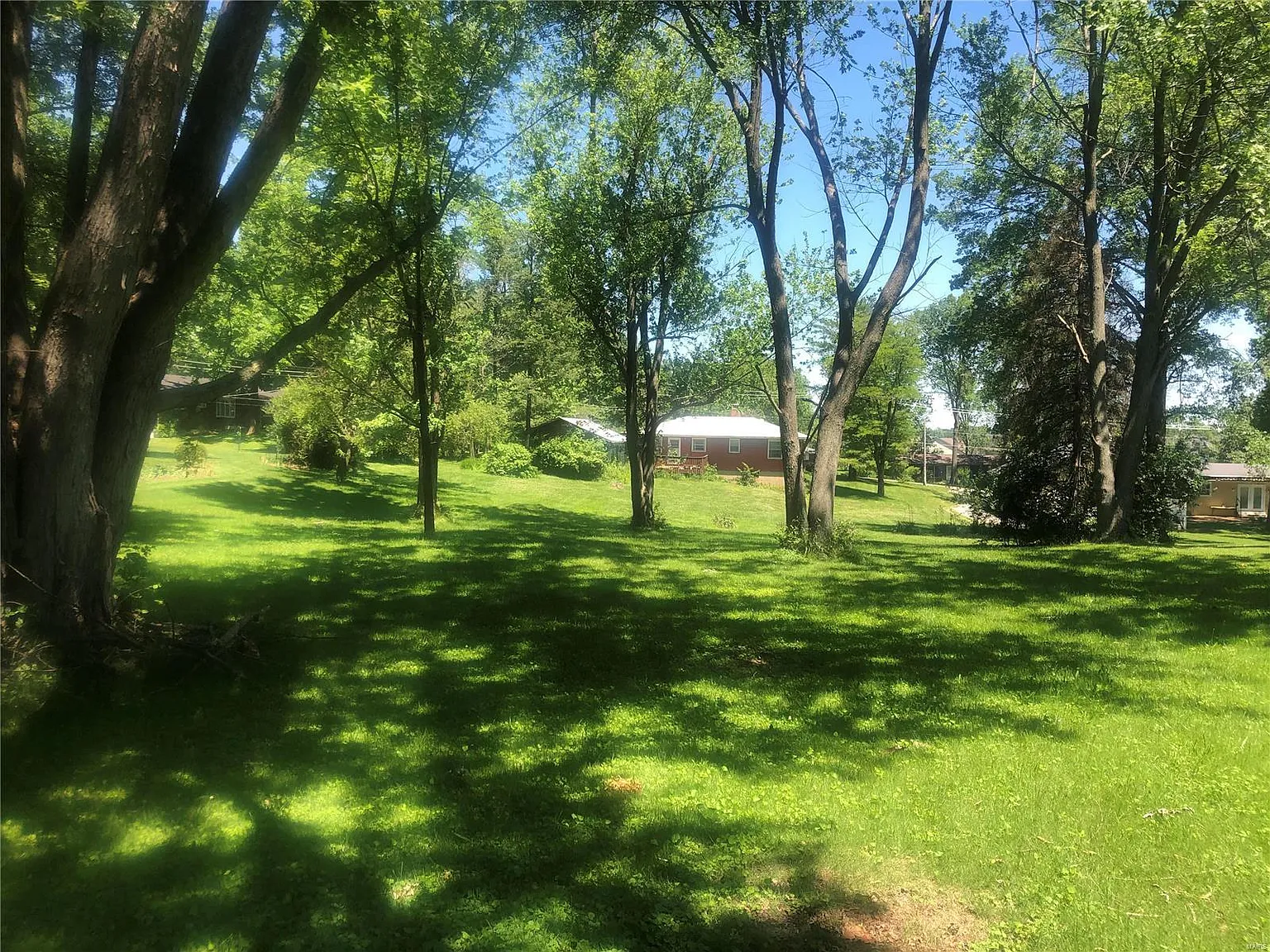 1058 Lemar Dr photo 1
