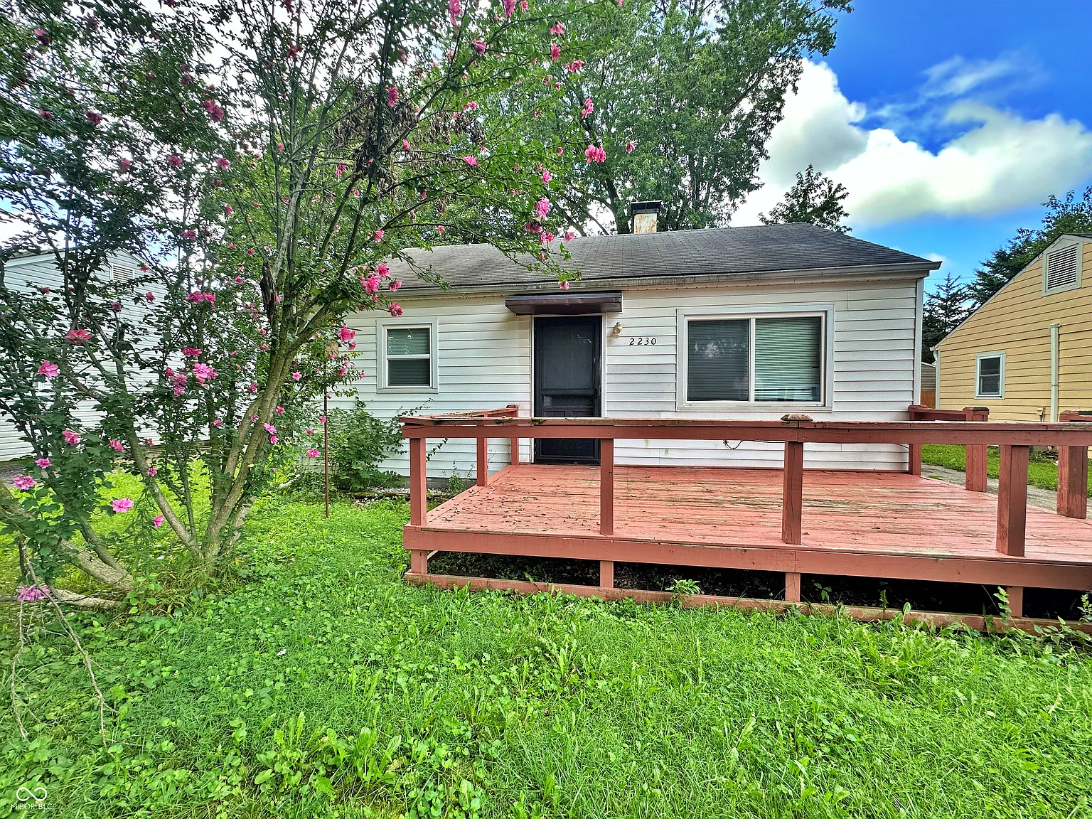 2 bed, 1.0 bath, 725 sqft, $1,100 — Photo 2