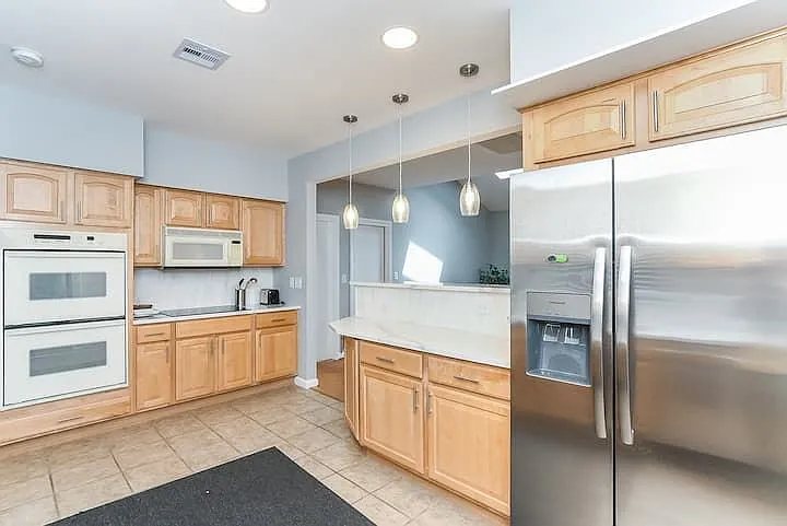 919 Bryant Ave — Photo 38
