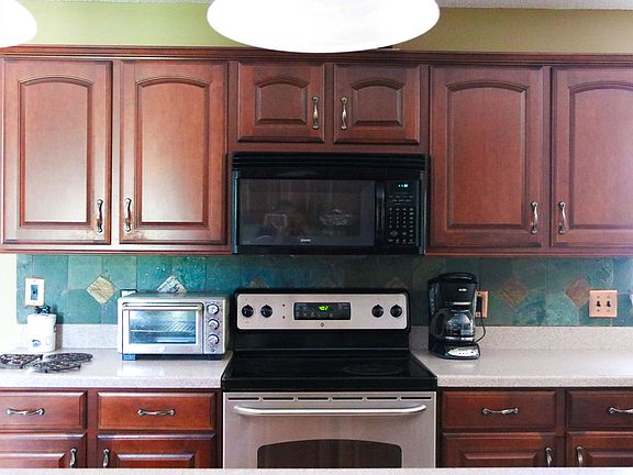 3rd image of 1754 Oakbreeze Ln