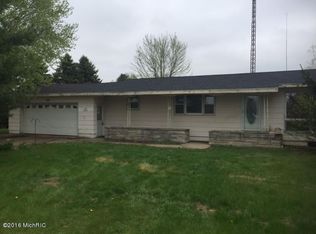 413 Highland Ave, Burr Oak, MI 49030