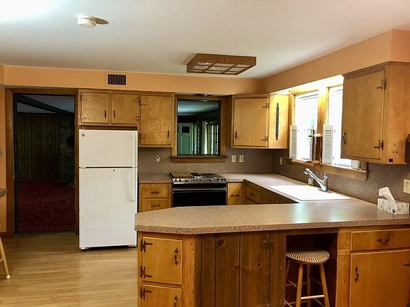 4th image of 111 Shady Ave