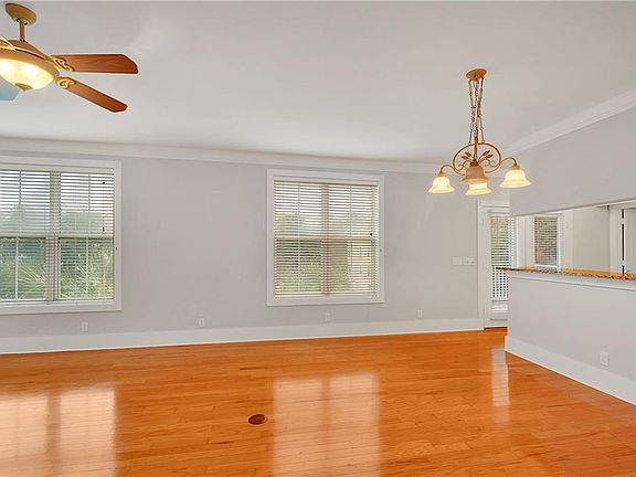 3rd image of 107 Shady Brook Cir Unit 200