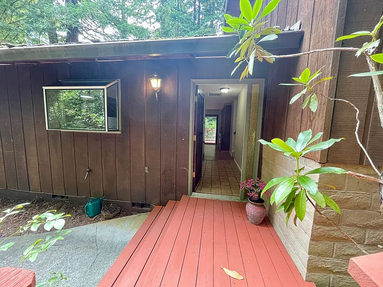 2485 Sonnenfelt Rd — Photo 3