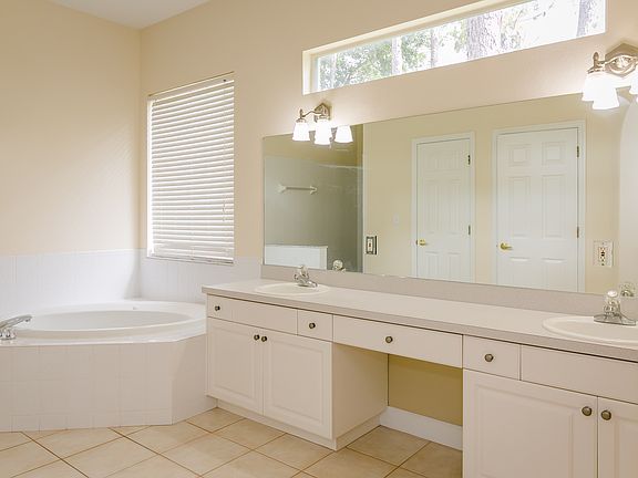 3rd image of 12105 Knotty Pine Loop