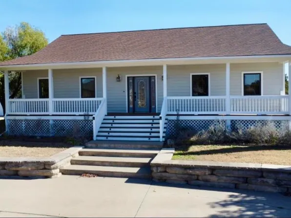 1110 Pecan Ln, Winfield, KS 67156