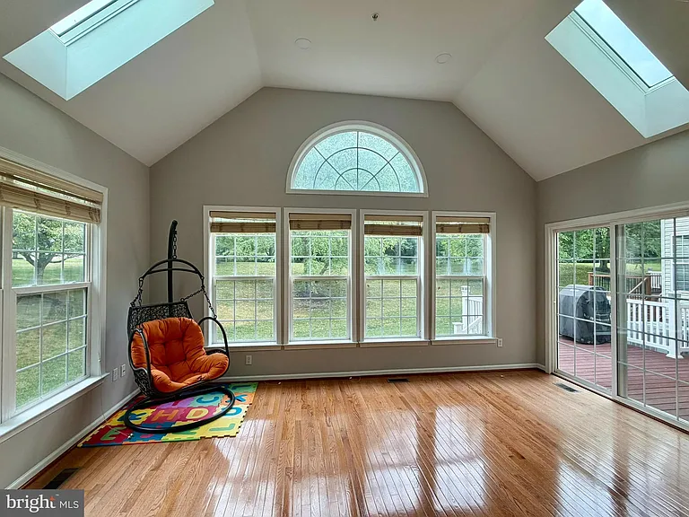 240 Torrey Pine Ct — Photo 6