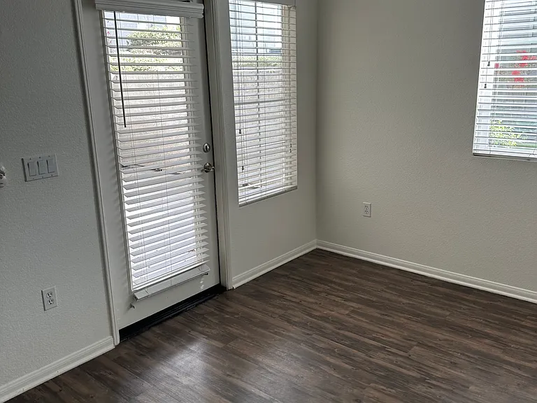 Creek View Condominiums — Photo 85