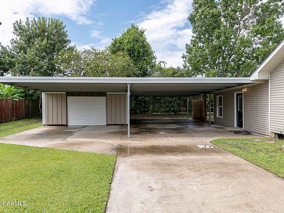 2nd image of 2902 S Curtis Dr