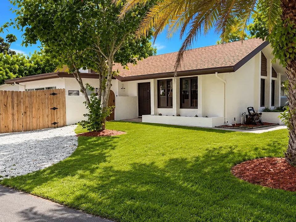 3931 SW 82nd Ter