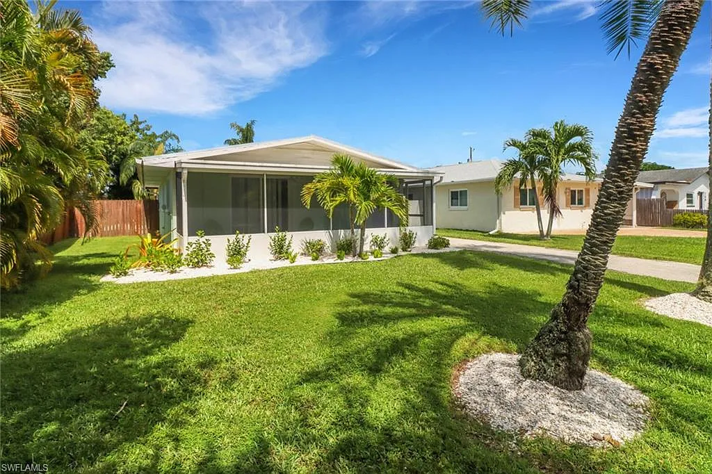 2 bed, 1.0 bath, 912 sqft, $4,000 — Photo 3