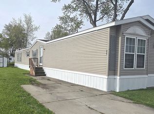 43544 Greenview Dr, Harrison Township, MI 48045