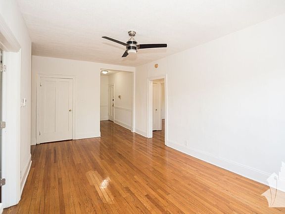 5th image of 622 W Stratford Pl APT 1S
