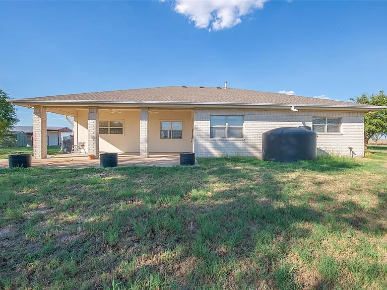 2300 County Road 302 — Photo 28